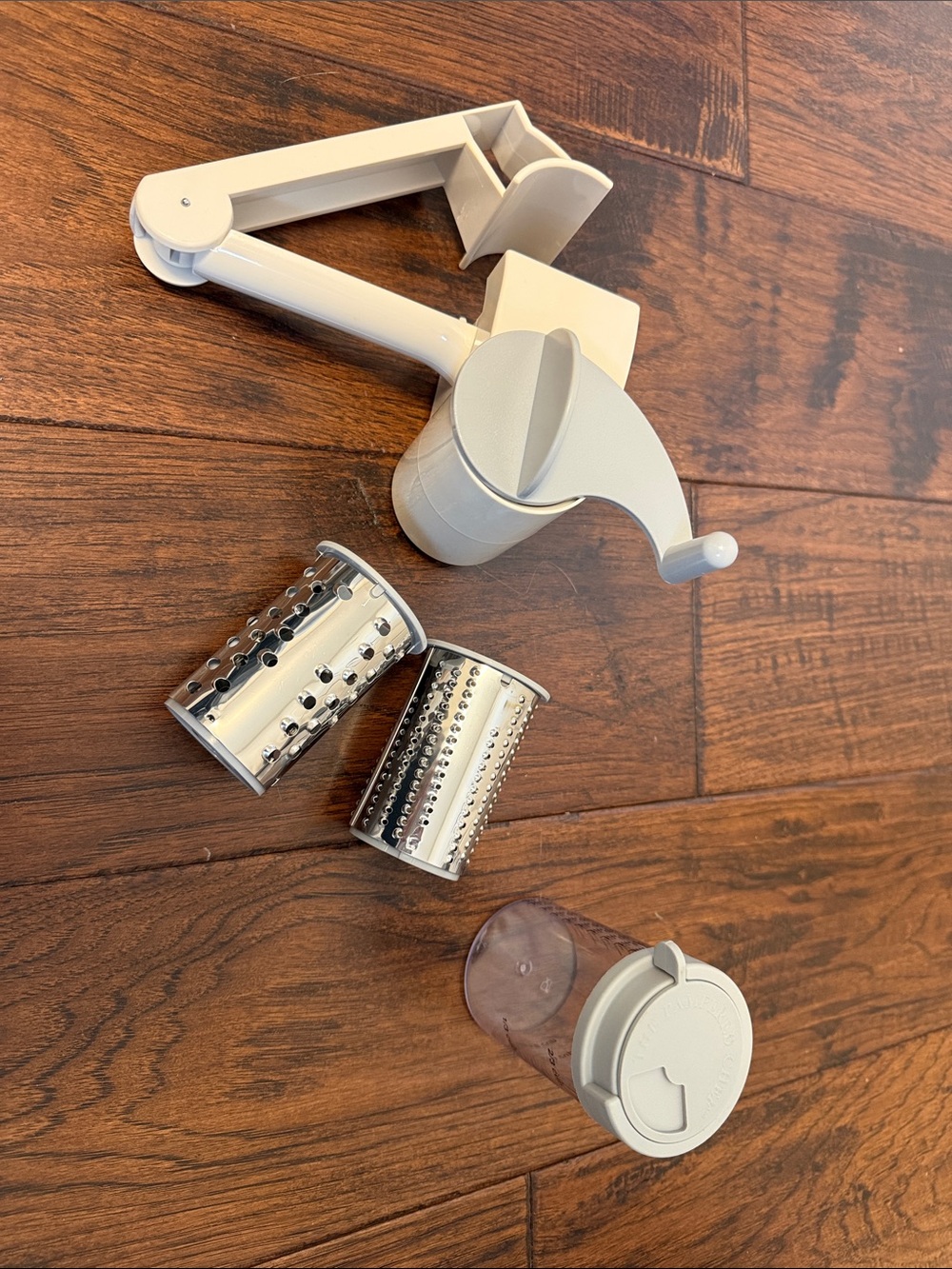 PAMPERED CHEF Deluxe Cheese Grater Set